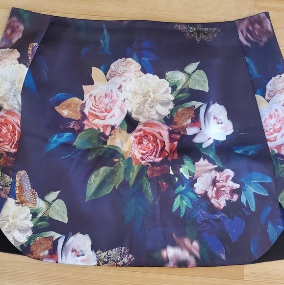 Topshop Women's Floral Mini Skirt - Picture 4 of 10